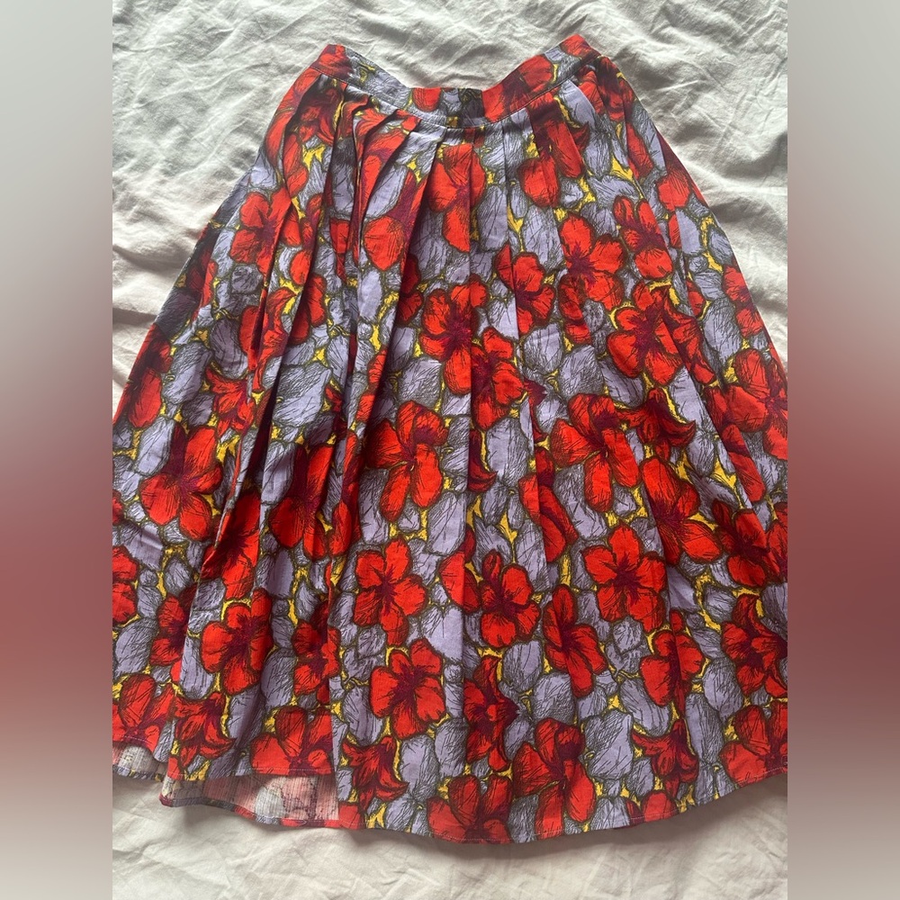 H&M Red Floral Pleated Midi Skirt Knee Length A-Line Print Size 6 - Picture 2 of 10